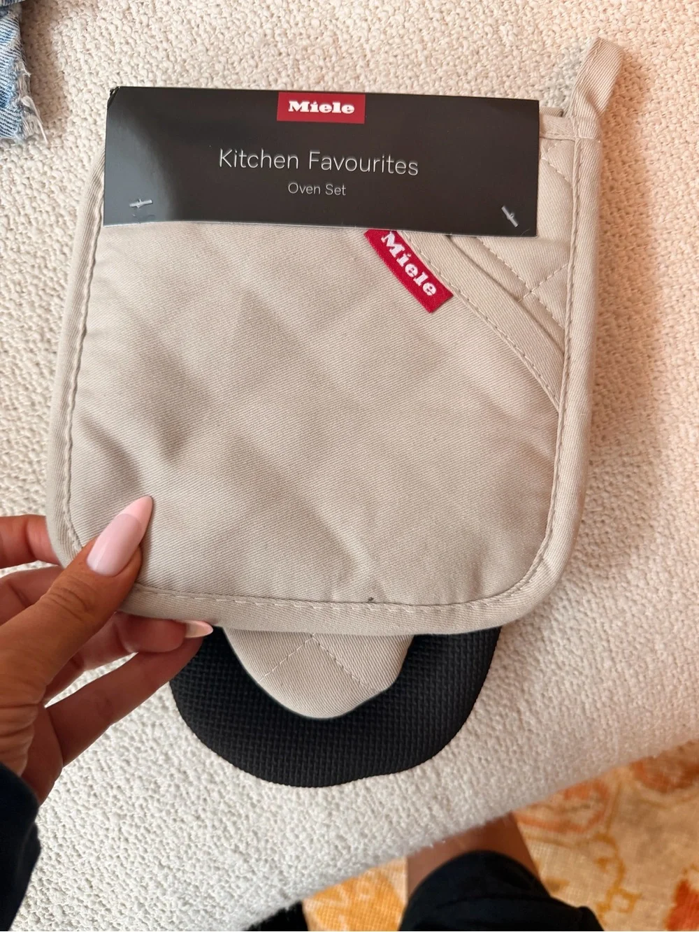 Miele Oven Mitt Set NWT IN CREAM BRAND NEW